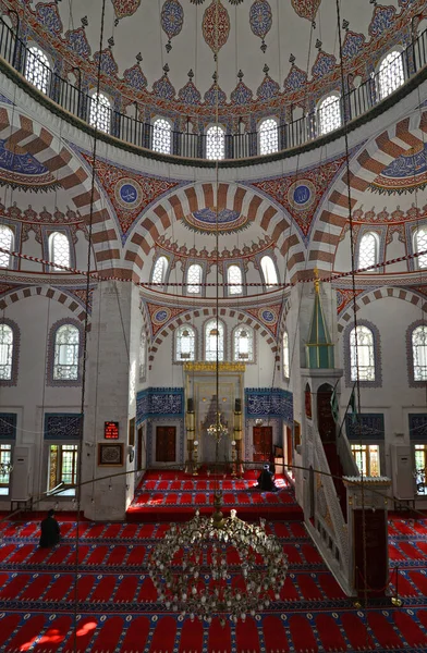 Atik Valide Mešita Komplex Který Nachází Istanbulu Turecku Byl Postaven — Stock fotografie
