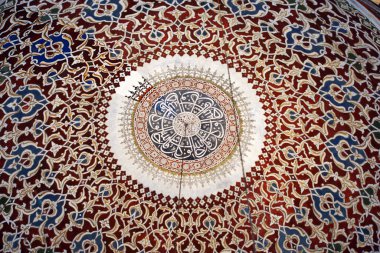 2. Selim 'in mezarı, Türkiye' nin Sultanahmet ilçesinde, Mimar Sinan tarafından 16. yüzyılda inşa edilmiştir. Muhteşem fayansları çarpıcı..