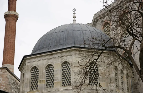 イスタンブールのハギア ソフィアにあるシェザデラー墓はオスマン帝国の王子のために建てられた — ストック写真