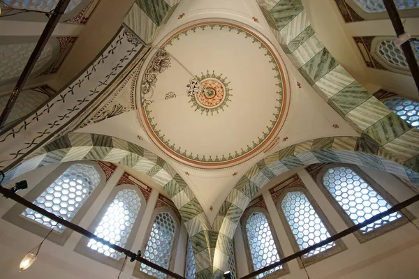 İstanbul 'da Ayasofya' da bulunan Seyadeler Mezarı Osmanlı prensleri için inşa edildi..