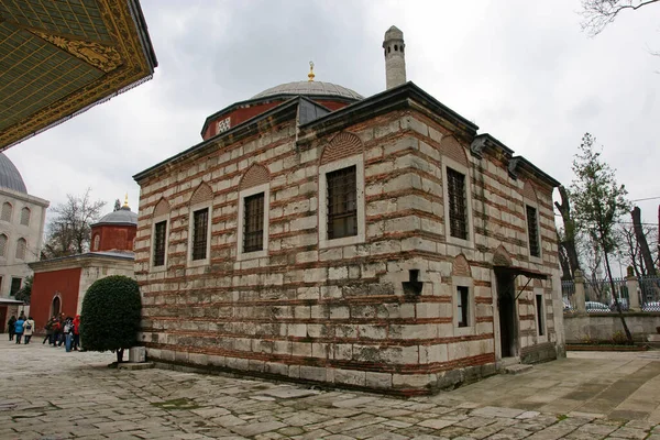 Hay Mausoleos Sultanes Otomanos Santa Sofía Estambul Turquía Algunas Estas —  Fotos de Stock