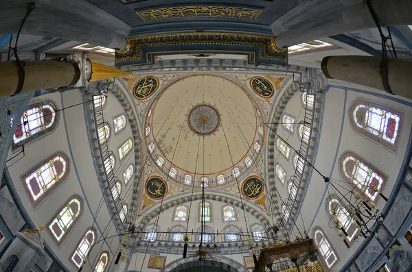 Ubicada Estambul Turquía Mezquita Ayazma Fue Construida 1760 —  Fotos de Stock