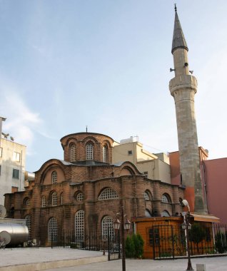 Bodrum Mesihi Paşa Camii ya da eski adıyla Mirelayon Kilisesi, İstanbul 'un Laleli kenti yakınlarındaki Doğu Roma döneminden kalma dini bir binadır..