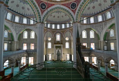 İstanbul, Türkiye 'de yer alan Cerrah Mehmet Paşa Cami ve Mezarı 16. yüzyılda Mimar Sinan tarafından inşa edildi..