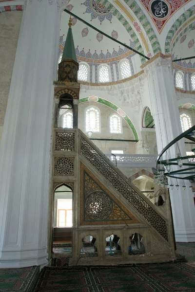 位于土耳其伊斯坦布尔的Cerrah Mehmet Pasha清真寺和陵墓是由Mimar Sinan建于16世纪 — 图库照片
