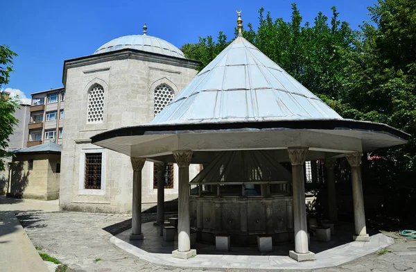 Stanbul Türkiye Yer Alan Cerrah Mehmet Paşa Cami Mezarı Yüzyılda — Stok fotoğraf
