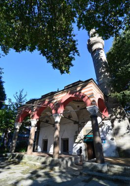 İstanbul, Türkiye 'de yer alan Cezeri Kasim Paşa Camii, 16. yüzyılın başında inşa edildi..