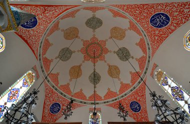 Türkiye 'nin Uskudar kentindeki Cinili Camii ve Kompleksi 16. yüzyılda Mimar Sinan tarafından inşa edilmiştir. Caminin içindeki fayanslar muhteşem..