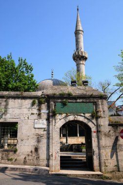 Türkiye 'nin Uskudar kentindeki Cinili Camii ve Kompleksi 16. yüzyılda Mimar Sinan tarafından inşa edilmiştir. Caminin içindeki fayanslar muhteşem..
