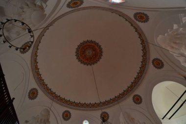 İstanbul, Türkiye 'deki Davut Paşa Camii ve Kompleksi 1498 yılında inşa edildi. İstanbul 'un en eski camilerinden biridir. Cami, Madrasa, Çeşme ve Mezardan oluşur..