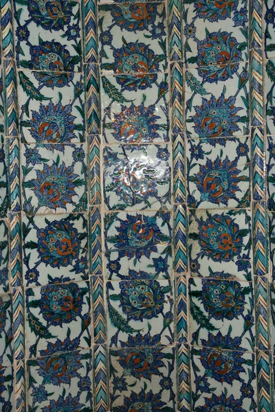 İstanbul, Türkiye 'de yer alan Cezeri Kasim Paşa Camii, 16. yüzyılın başında inşa edildi..