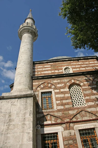 位于土耳其伊斯坦布尔的Corlulu Ali Pasha清真寺和Madrasa建于18世纪 那是个旅游胜地 — 图库照片