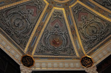 İstanbul, Türkiye 'de yer alan Ertuğrul Tekke Camii 1887 yılında inşa edildi. Ahşap mimari görülmeye değer..