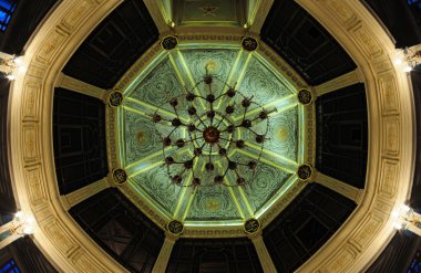 İstanbul, Türkiye 'de yer alan Ertuğrul Tekke Camii 1887 yılında inşa edildi. Ahşap mimari görülmeye değer..