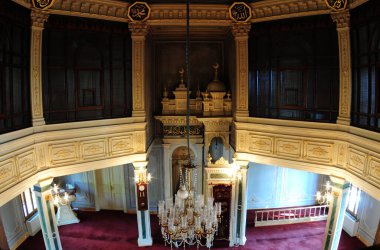 İstanbul, Türkiye 'de yer alan Ertuğrul Tekke Camii 1887 yılında inşa edildi. Ahşap mimari görülmeye değer..