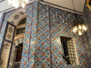 İstanbul, Türkiye 'de yer alan Eyup Sultan Mezarı 1458 yılında inşa edildi. Eyüp Sultan Müslümanlar için çok önemli bir kişidir..