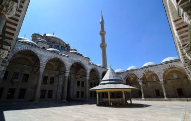 İstanbul, Türkiye 'deki Fatih Camii 1771 yılında inşa edildi..