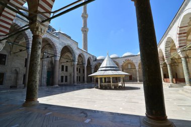 İstanbul, Türkiye 'deki Fatih Camii 1771 yılında inşa edildi..