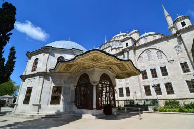 İstanbul, Türkiye 'de yer alan Fatih Sultan Mehmet' in mezarı Fatih Kompleksi 'nin bir parçası. 1900 'de inşa edilmiş. 15. yüzyılda inşa edilmiş..