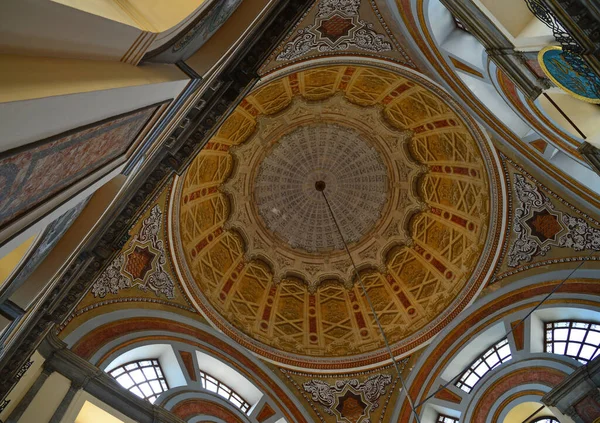 Ubicada Estambul Turquía Mezquita Dolmabahce Fue Construida 1855 Por Garabet —  Fotos de Stock
