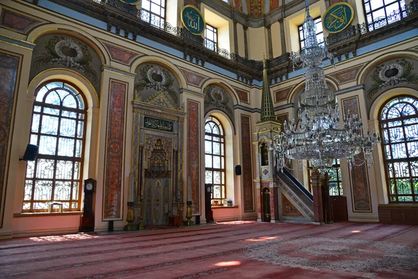 Χτισμένο Στην Κωνσταντινούπολη Της Τουρκίας Τζαμί Dolmabahce Χτίστηκε 1855 Από — Φωτογραφία Αρχείου