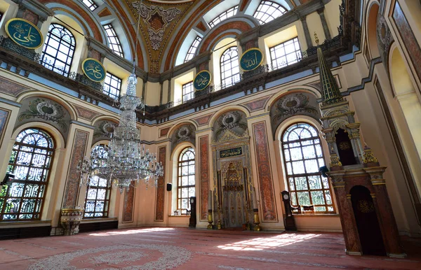 Ubicada Estambul Turquía Mezquita Dolmabahce Fue Construida 1855 Por Garabet — Foto de Stock