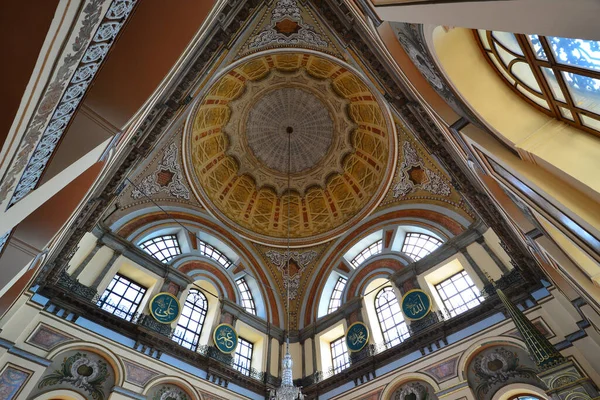 Ubicada Estambul Turquía Mezquita Dolmabahce Fue Construida 1855 Por Garabet — Foto de Stock