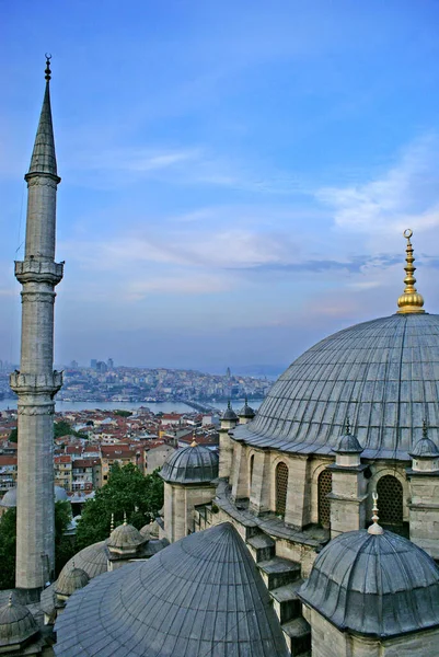 位于土耳其伊斯坦布尔的法蒂赫清真寺建于1771年 — 图库照片