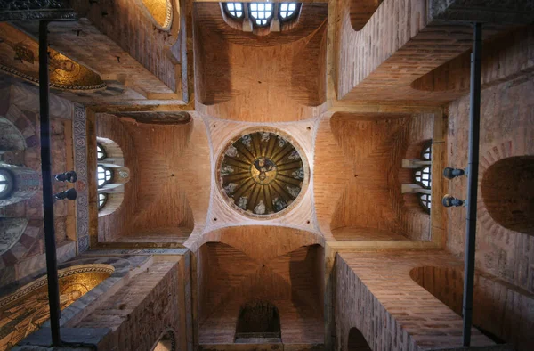 모스크 Fethiye Mosque 이스탄불에 테오토코스 카리스 수도원 Teotokos Pamakaristos Monastery — 스톡 사진