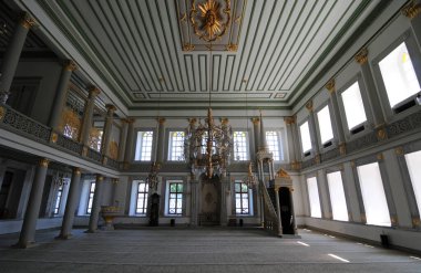 Emirgan, Türkiye 'deki Hamid-i Evvel Camii 1781 yılında I. Abdulhamit tarafından inşa edilmiştir..