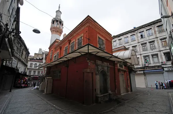 トルコのイスタンブールに位置するHaci Kucukモスクは 19世紀に建てられました — ストック写真