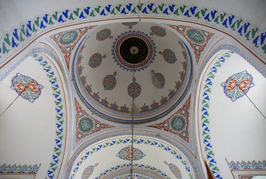 İstanbul hindisi. 21 Nisan. 2008 yılı. Türkiye 'nin Balat bölgesinde yer alan bir Bizans Kilisesi olan Hazrat Cabir Camii, 1490 yılında Osmanlılar tarafından camiye dönüştürüldü..