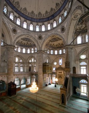 Hekimoğlu Ali Paşa Camii İstanbul, Türkiye 'de büyük bir kompleks. 1734-1735 yılları arasında inşa edilmiş..