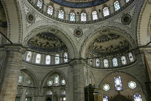 Hekimoglu Ali Pasha清真寺是土耳其伊斯坦布尔的一个大型建筑群 它建于1734 1735年间 — 图库照片