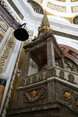 İstanbul, Türkiye 'de yer alan Hirka-i Serif Camii 1851 yılında inşa edilmiştir. Hz. Muhammed 'in hırkası burada bulunabilir..