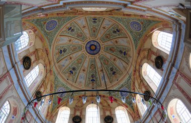 İstanbul, Türkiye 'de yer alan İsmail Zuhtu Paşa Camii 1866 yılında inşa edildi..