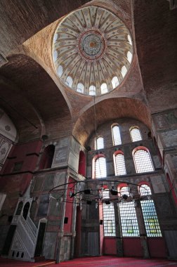 Türkiye 'nin İstanbul kentinde yer alan Kalenderhane Camii Romalılar tarafından kilise olarak inşa edildi. 18. yüzyılda bir camiye dönüştürüldü. İçinde freskler var..