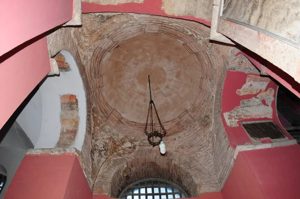 이스탄불에 위치한 칼렌데하네 모스크는 로마인 성당으로 세기에 모스크로 개조되었다 프레스코를 — 스톡 사진