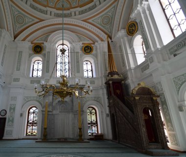 Kucuk Mecidiye Camii, İstanbul 'un Beşiktaş ilçesindeki Osmanlı döneminden kalma tarihi bir ibadethane..
