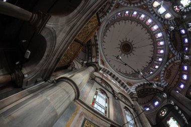 Laleli Camii, İstanbul 'un Fatih ilçesindeki Osmanlı döneminden kalma tarihi bir ibadethane. 1760-1763 yılları arasında.