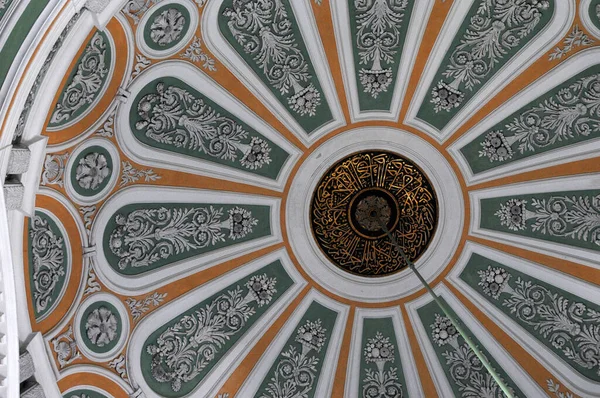 므시디예 모스크 Kucuk Mecidiye Mosque 이스탄불의 베시크 지역에 오스만 시대의 — 스톡 사진