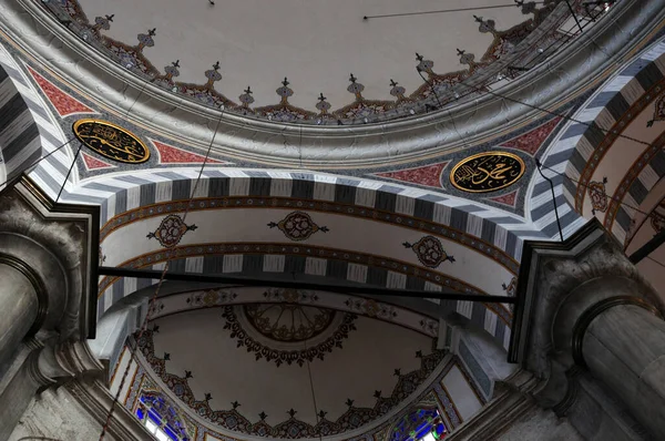 莱利清真寺是奥斯曼帝国时期伊斯坦布尔法蒂赫地区的一个历史性礼拜场所 1760 1763年间 — 图库照片