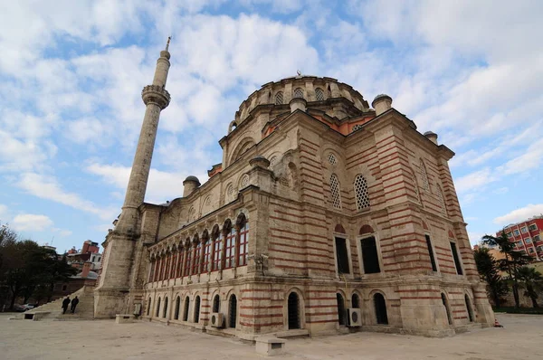 모스크 Laleli Mosque 이스탄불의 파티흐 지역에 오스만 시대의 역사적 장소이다 — 스톡 사진
