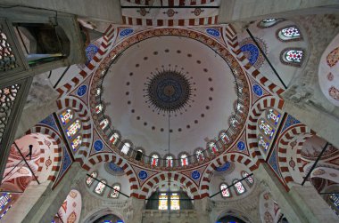 İstanbul, Türkiye 'de yer alan Mesih Ali Paşa Camii 16. yüzyılda Mimar Sinan tarafından inşa edilmiştir..