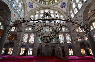 Türkiye 'nin Edirnekapi ilçesinde yer alan Mihrimah Sultan Camii ve Kompleksi 16. yüzyılda Mimar Sinan tarafından inşa edilmiştir..