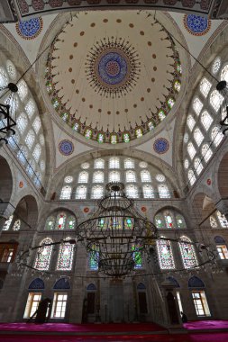 Türkiye 'nin Edirnekapi ilçesinde yer alan Mihrimah Sultan Camii ve Kompleksi 16. yüzyılda Mimar Sinan tarafından inşa edilmiştir..
