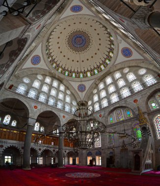 Türkiye 'nin Edirnekapi ilçesinde yer alan Mihrimah Sultan Camii ve Kompleksi 16. yüzyılda Mimar Sinan tarafından inşa edilmiştir..