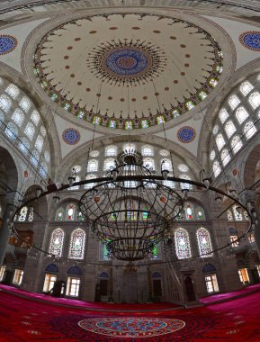 Türkiye 'nin Edirnekapi ilçesinde yer alan Mihrimah Sultan Camii ve Kompleksi 16. yüzyılda Mimar Sinan tarafından inşa edilmiştir..