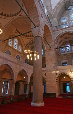 Türkiye 'nin Edirnekapi ilçesinde yer alan Mihrimah Sultan Camii ve Kompleksi 16. yüzyılda Mimar Sinan tarafından inşa edilmiştir..