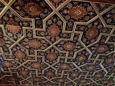 Türkiye 'nin Uskudar ilçesinde yer alan Mihrimah Sultan Camii ve Kompleksi 16. yüzyılda Mimar Sinan tarafından inşa edilmiştir..